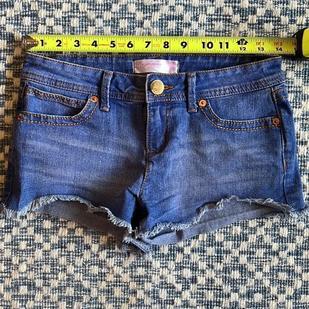 No Boundaries NOBO Junior’s 5 Blue Jean Cutoffs